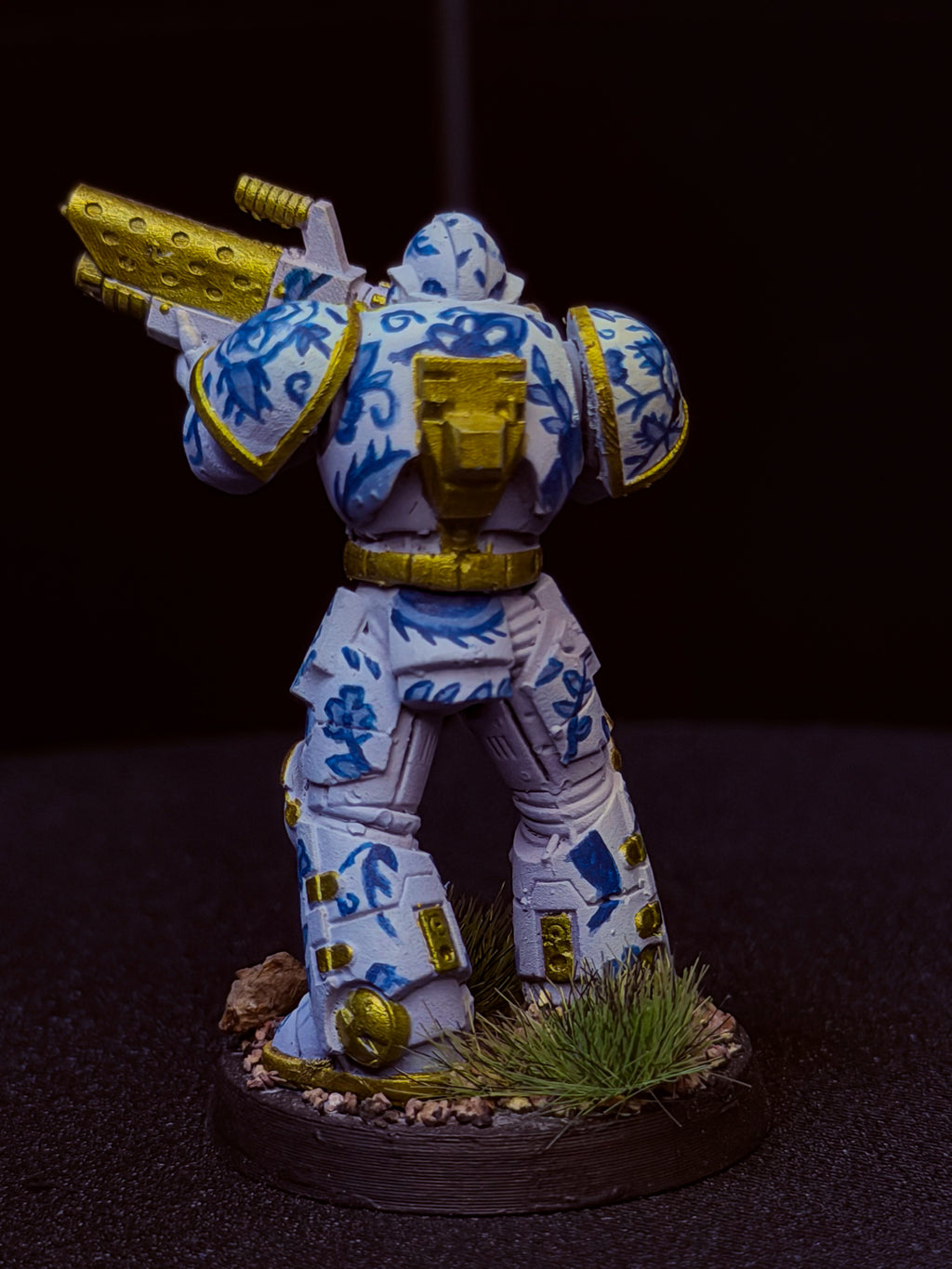 Pre-Painted Space Marine | Fully Freehand Porcelain Pattern | Squidmar Award-Winning Painter | Collector Piece