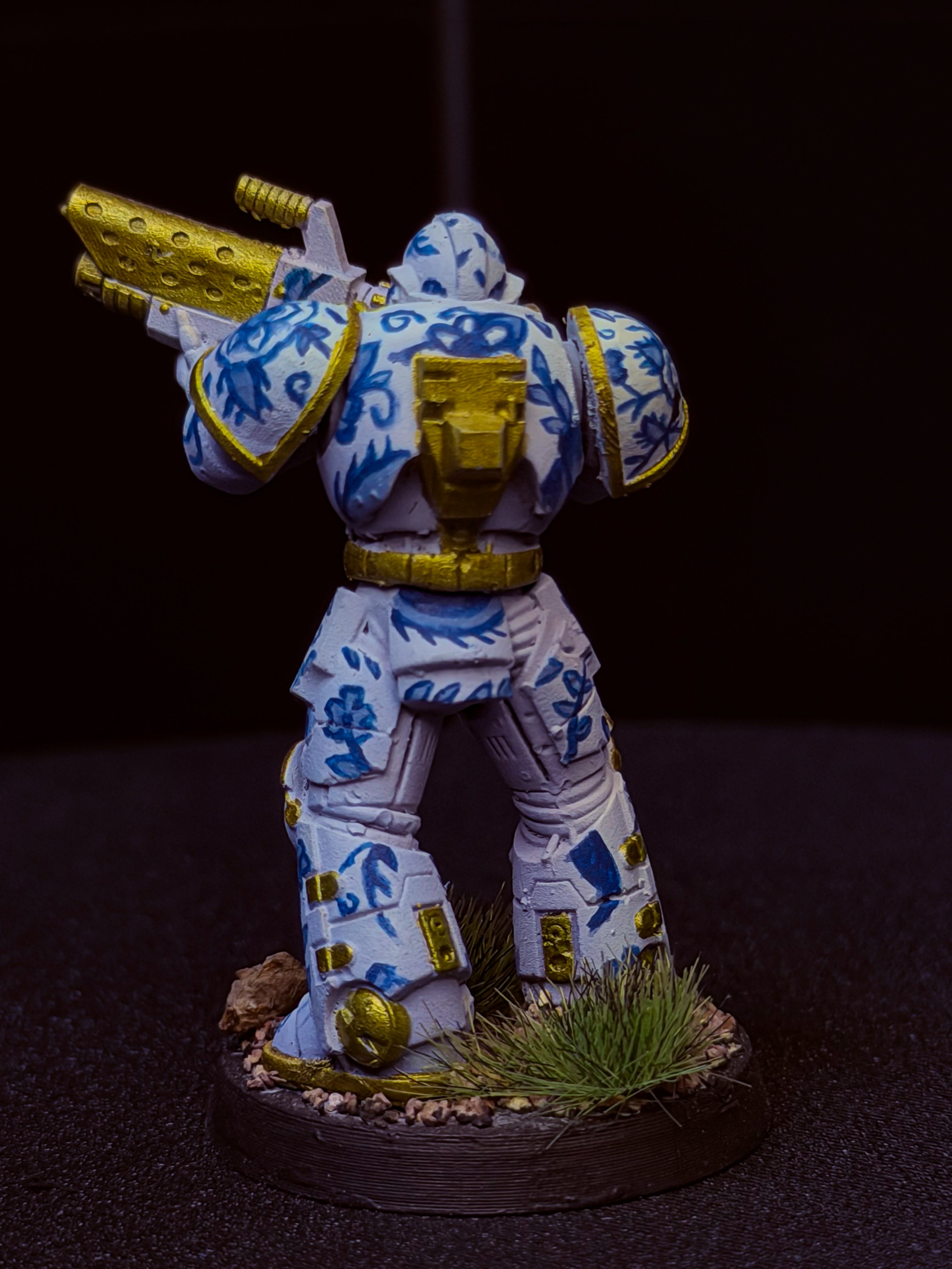 Pre-Painted Space Marine | Fully Freehand Porcelain Pattern | Squidmar Award-Winning Painter | Collector Piece